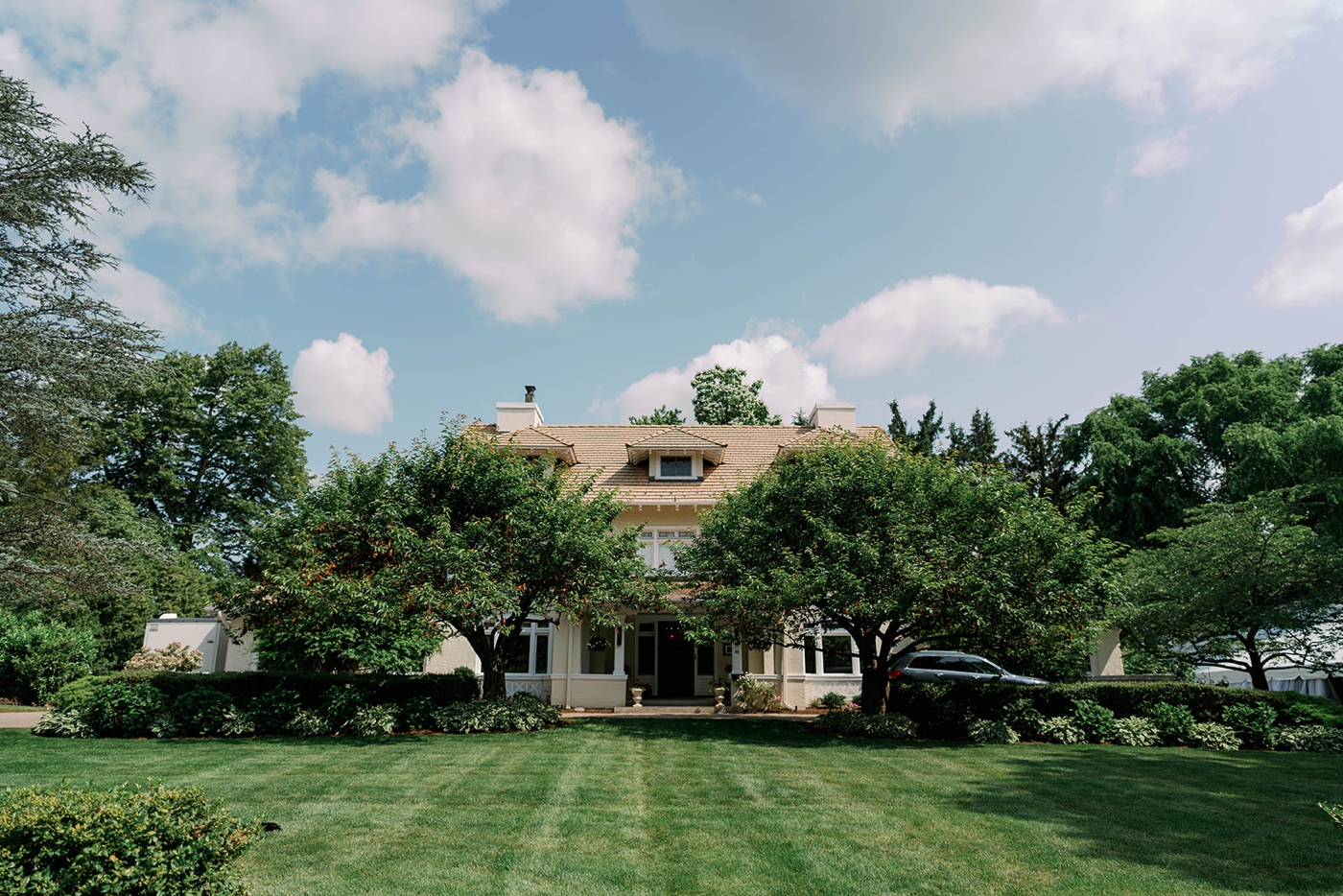 Backyard wedding in Summit, NJ