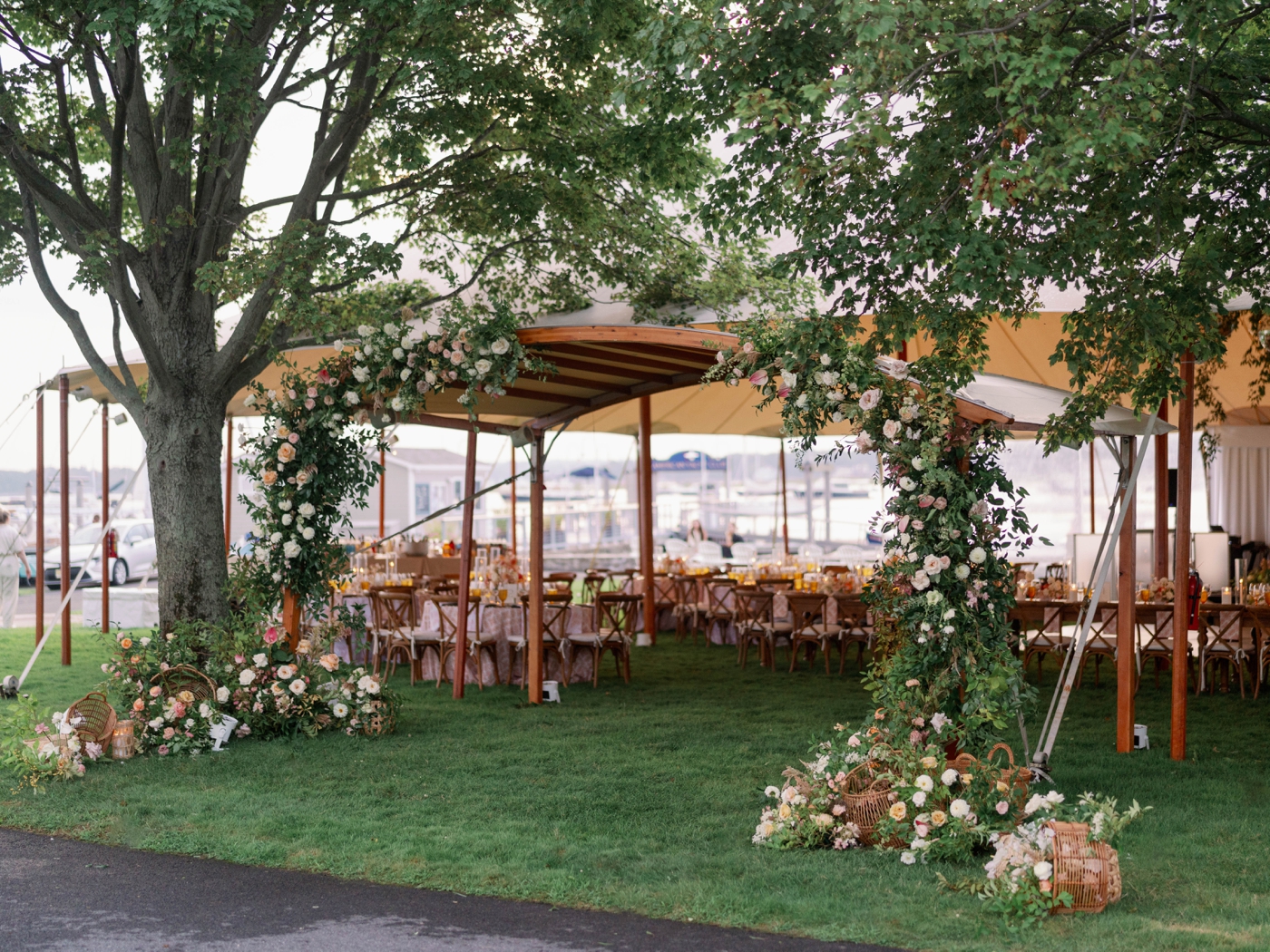 Tips and inspiration for planning northeastern tented weddings