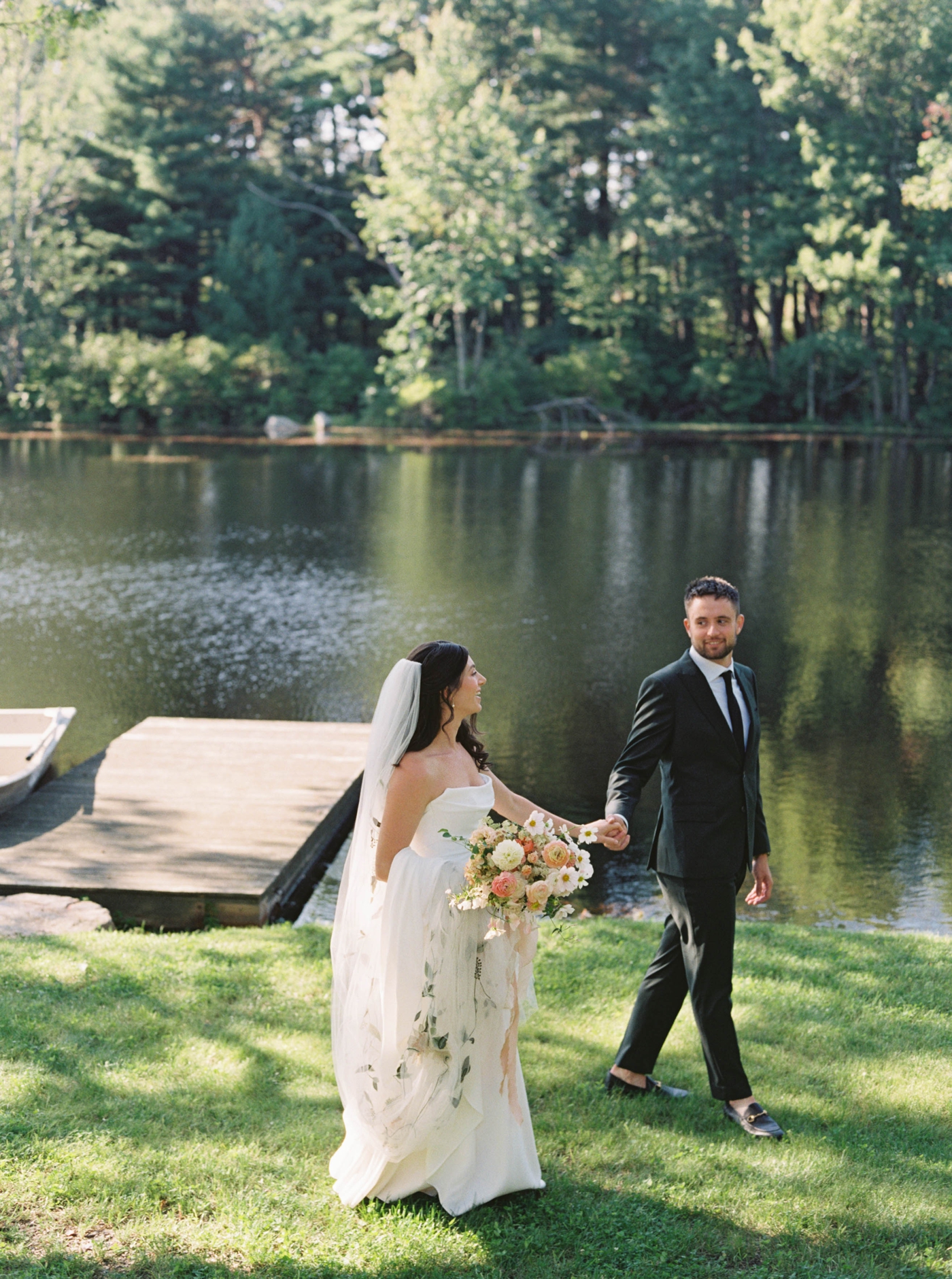 Bridal portraits at Cedar Lakes Estate