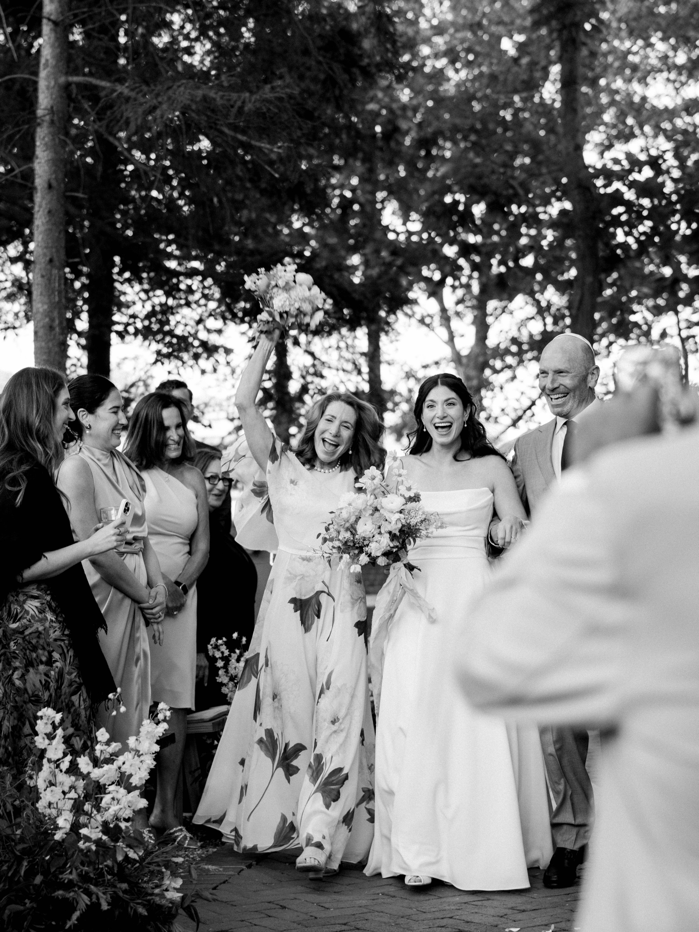 Outdoor wedding ceremony overlooking the lake at Cedar Lakes Estate